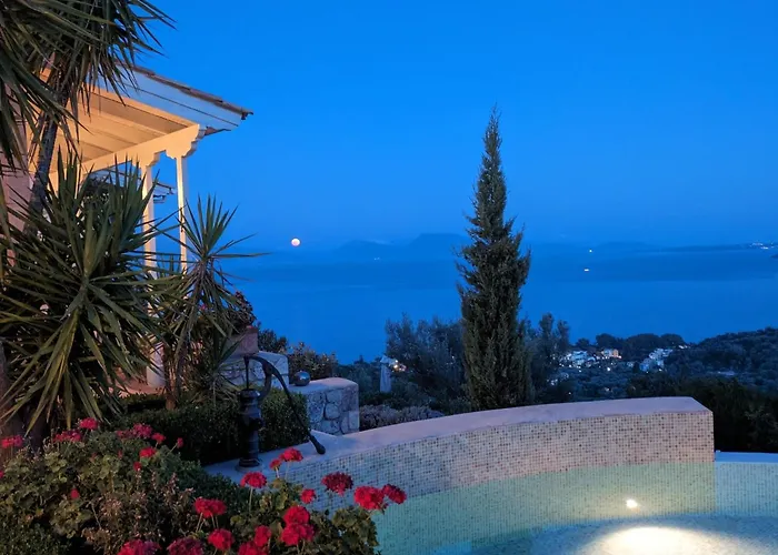 Drei Grazien- Luxurioese Mit Eigenem Pool By Interhome *