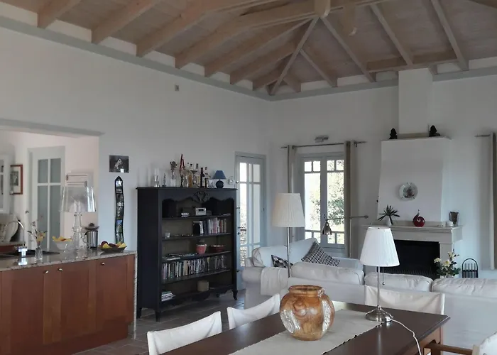 Drei Grazien- Luxurioese Mit Eigenem Pool By Interhome Katouna